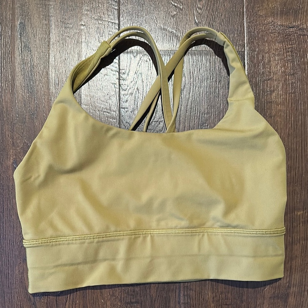 Lululemon Olive Green Sports Bra with Racerback and Moisture-Wicking Fabric